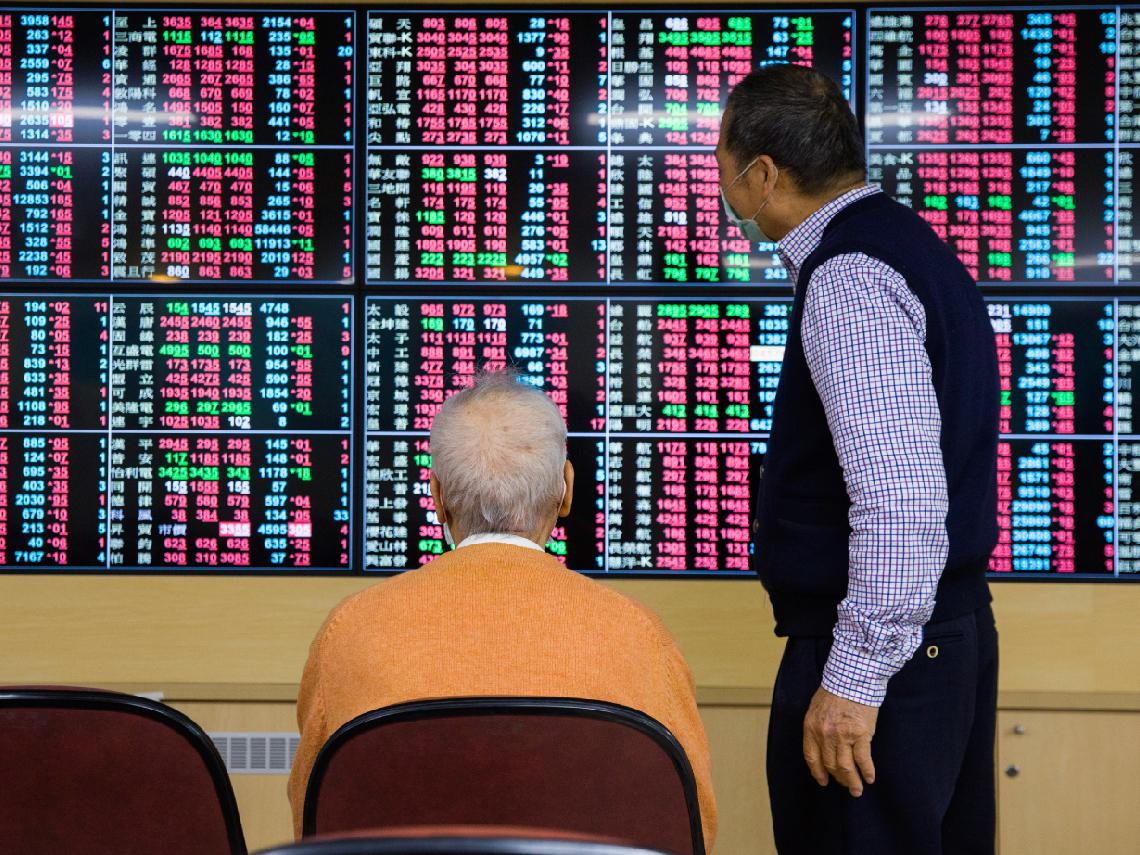 75歲空調技師存股買下3間房！投資連賺17年，公開10檔高息股、殖利率逾6%「沒漲1倍不賣」：進場買點曝光